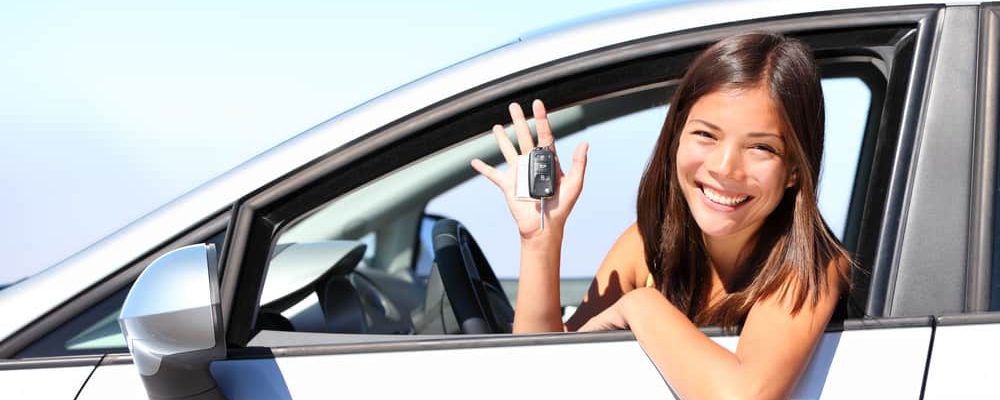 Rejestracja i ubezpieczenie nowego samochodu – o czym trzeba pamiętać?