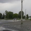Samochód podczas powodzi