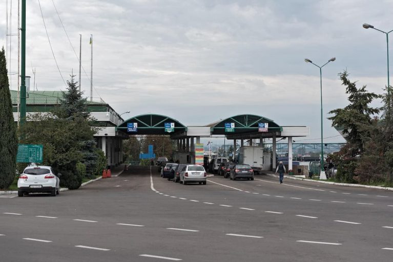 Winiety – jak opłacić zagraniczne autostrady w 2025 roku?