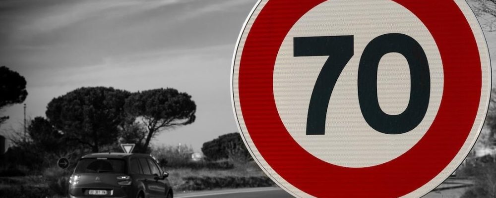 Mandat a grzywna – czym się różnią
