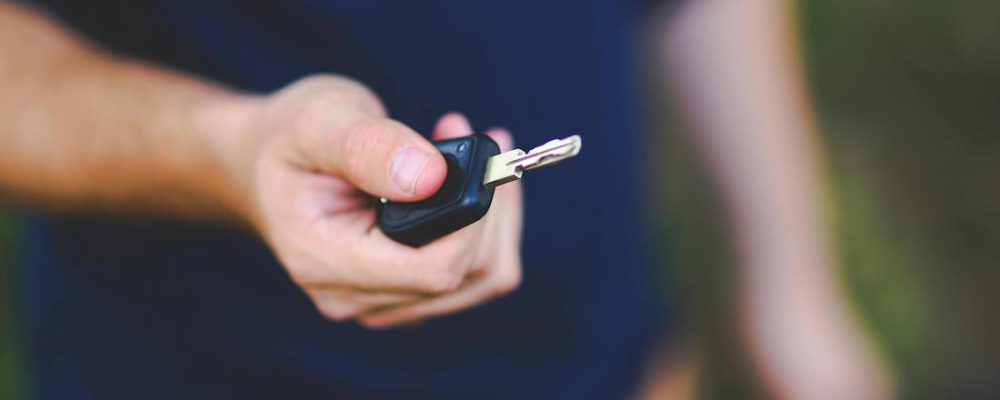 Czy polisa AC przechodzi na nowego właściciela?